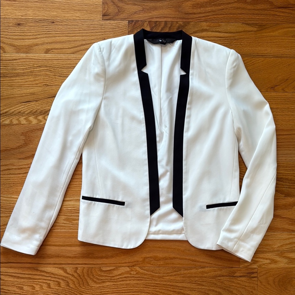 Mossimo Blazer with Tailored Silhouette